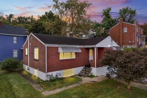 209 E Fairmont Avenue Trafford PA 15085