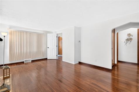 3710 Oakton Road Brentwood PA 15227