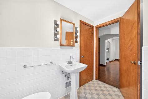 3710 Oakton Road Brentwood PA 15227