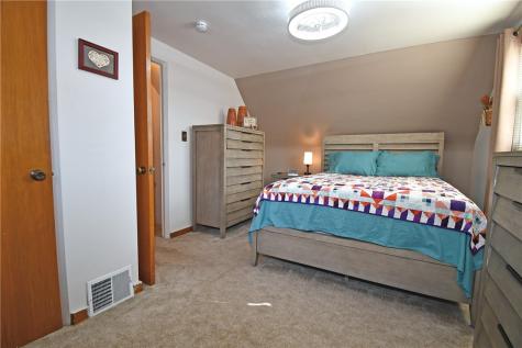 4026 Everlawn Street West Mifflin PA 15122