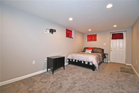 4026 Everlawn Street West Mifflin PA 15122