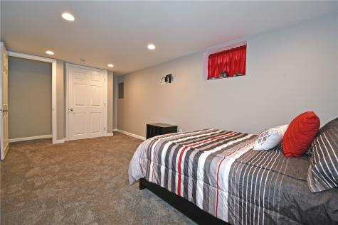 4026 Everlawn Street West Mifflin PA 15122