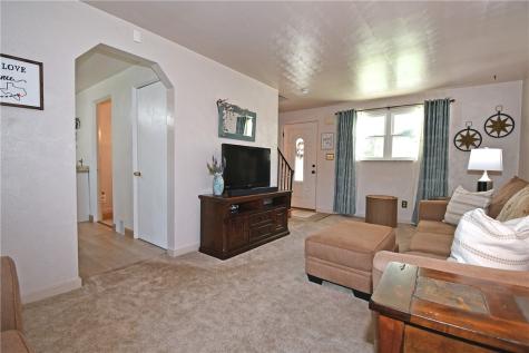 4026 Everlawn Street West Mifflin PA 15122