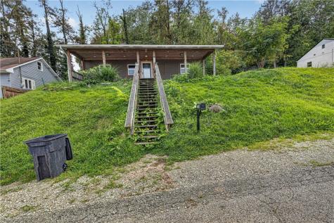 1118 Woodland Avenue Port Vue PA 15133