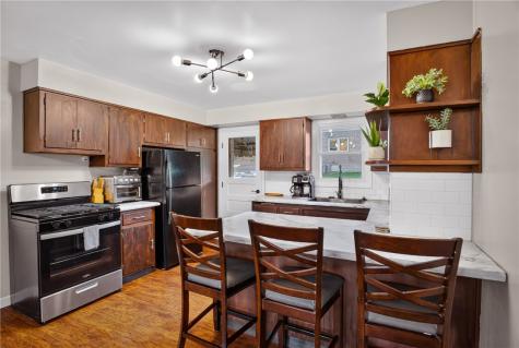 627 Mcgowan Avenue West Mifflin PA 15122