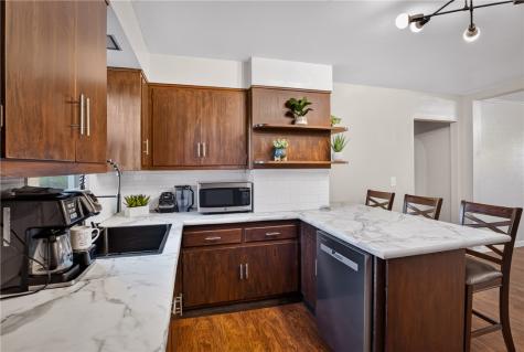 627 Mcgowan Avenue West Mifflin PA 15122