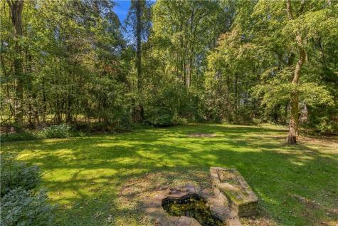 1405 Rolling Acres Road Unity Township PA 15650