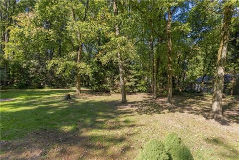 1405 Rolling Acres Road Unity Township PA 15650