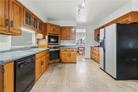 1405 Rolling Acres Road Unity Township PA 15650