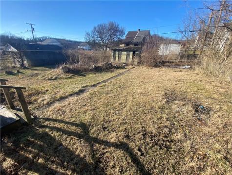 46 Main Street Mcclellandtown PA 15458