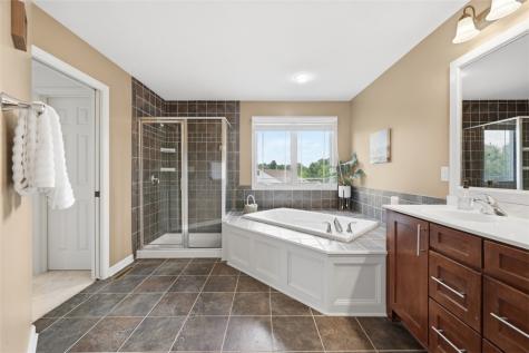 1900 Oakhurst Drive Mccandless PA 15101
