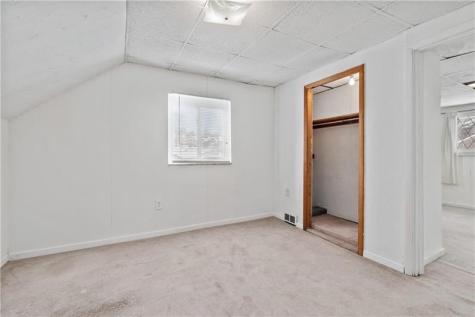 1034 Elwell Street Lincoln Place PA 15207