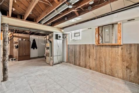 1034 Elwell Street Lincoln Place PA 15207