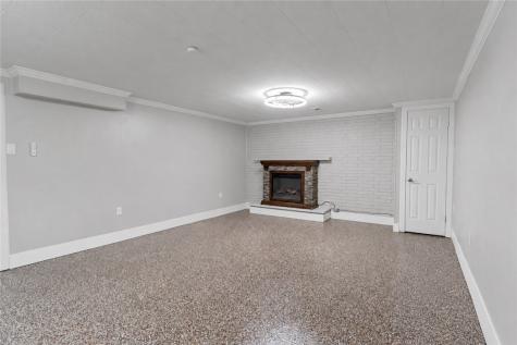 27 Washington Avenue Mt Pleasant Township PA 15340