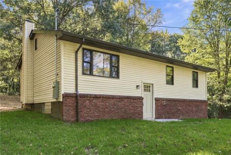 14 Blackswoods Road Freedom PA 15042