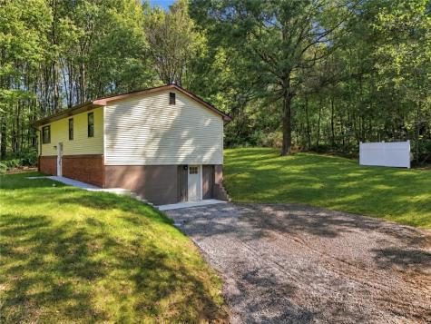 14 Blackswoods Road Freedom PA 15042