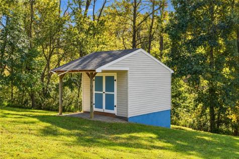 20 John Drive Hanover Township PA 15021