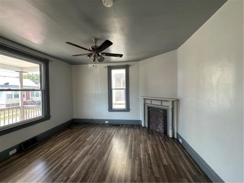 215 1st Avenue Waynsbrg/frankln Township PA 15370