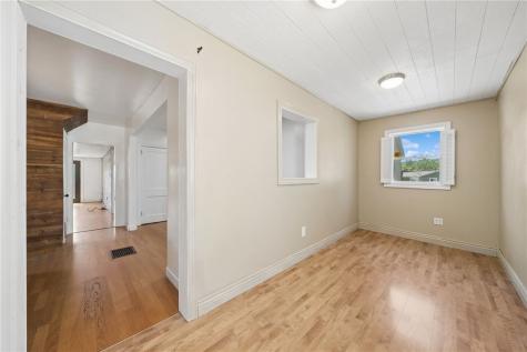 512 5th Street Rostraver PA 15087