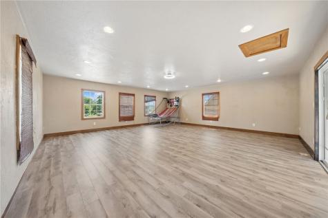 512 5th Street Rostraver PA 15087