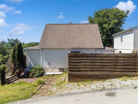 512 5th Street Rostraver PA 15087