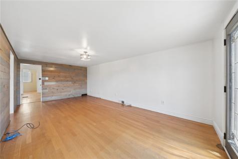 512 5th Street Rostraver PA 15087