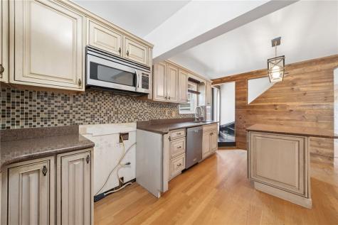 512 5th Street Rostraver PA 15087