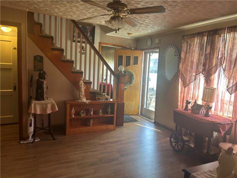 42 Walnut Avenue Dunbar PA 15431