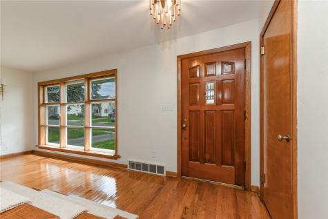 423 Flower Avenue Grove City Boro PA 16127