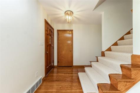 423 Flower Avenue Grove City Boro PA 16127