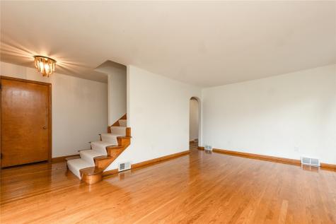 423 Flower Avenue Grove City Boro PA 16127