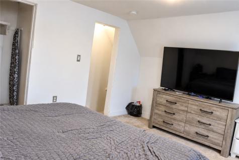 7213 Race Street Homewood Brushton PA 15208