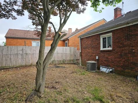11 Fairfield Court Stanton Heights PA 15201