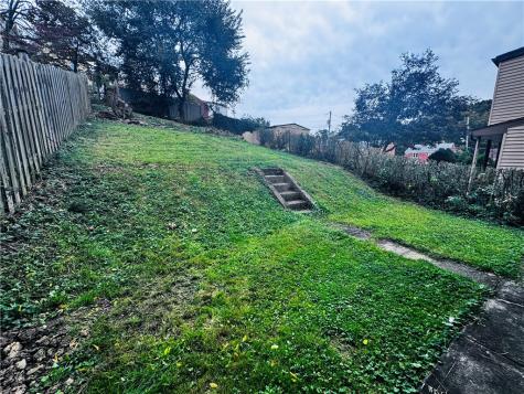 2308 Starkamp Street Brookline PA 15226