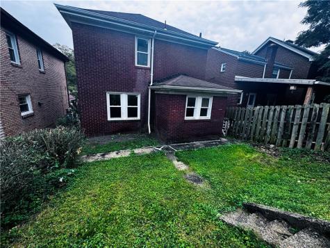2308 Starkamp Street Brookline PA 15226