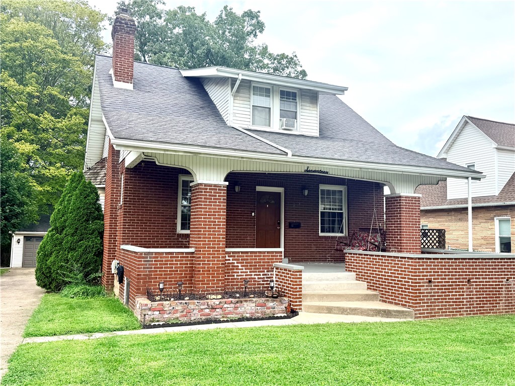17 S Johnson Road Houston PA 15342