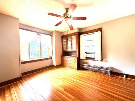 17 S Johnson Road Houston PA 15342