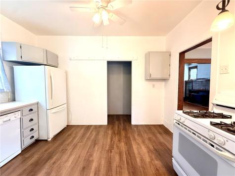 17 S Johnson Road Houston PA 15342