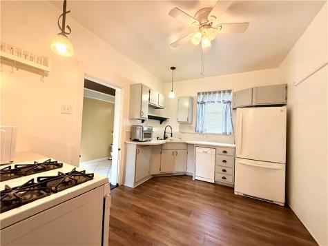 17 S Johnson Road Houston PA 15342