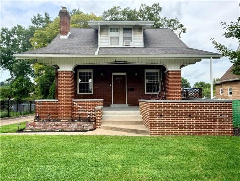 17 S Johnson Road Houston PA 15342