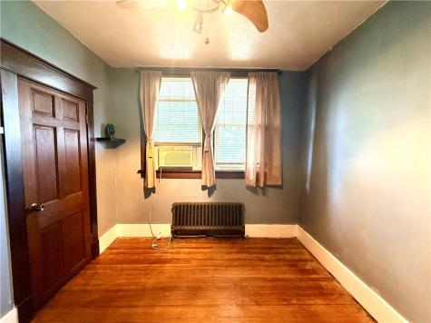 17 S Johnson Road Houston PA 15342