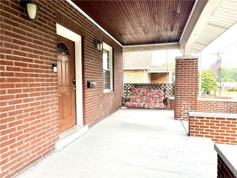 17 S Johnson Road Houston PA 15342
