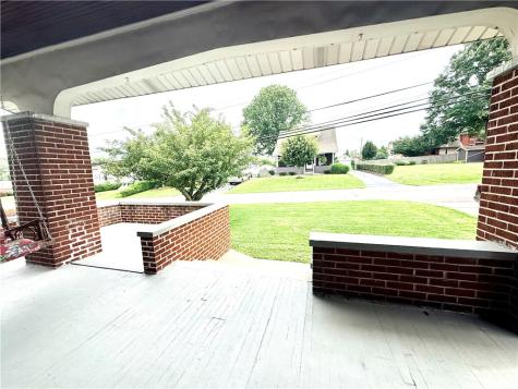 17 S Johnson Road Houston PA 15342