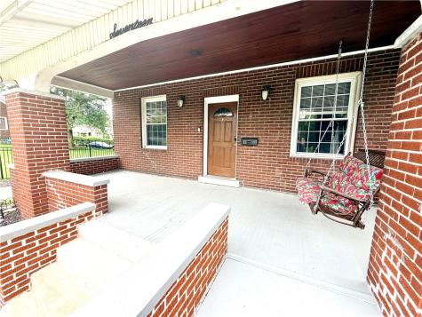 17 S Johnson Road Houston PA 15342