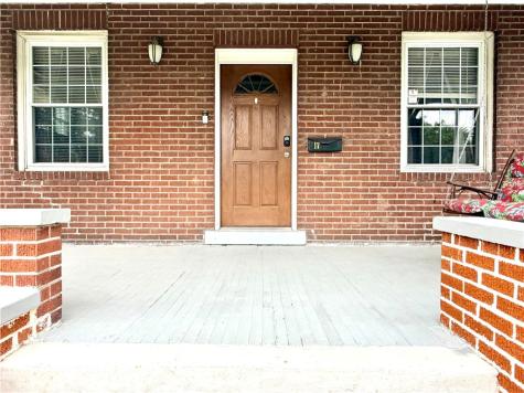 17 S Johnson Road Houston PA 15342