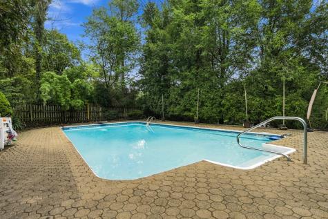 421 Kurt Drive Mt Lebanon PA 15243