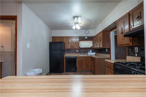 7300 Hutchinson Forward Township PA 15037