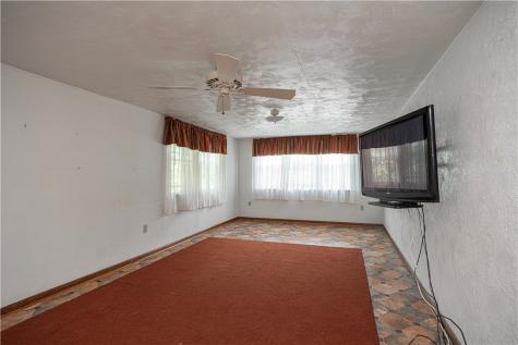 7300 Hutchinson Forward Township PA 15037