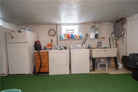 7300 Hutchinson Forward Township PA 15037