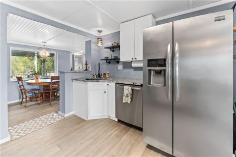 1752 S Eighty Eight Road Greensboro PA 15338